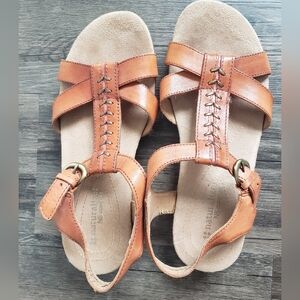 Naturalizer Sandals Size 7 Brown